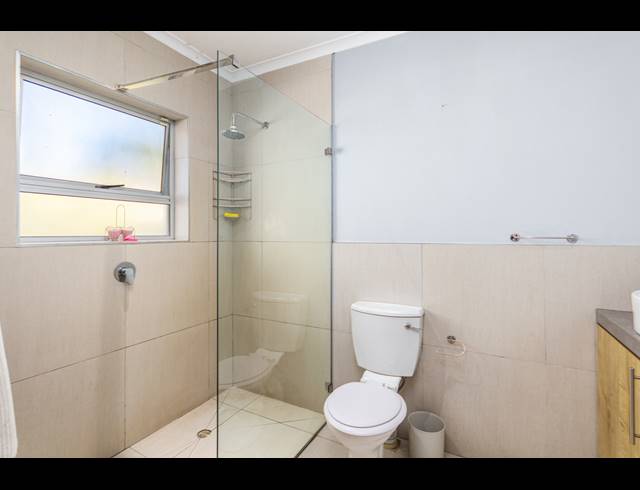 3 BEDROOM FREEHOLD FOR SALE IN PARKLANDS